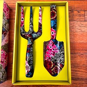 Super pretty garden tool kit